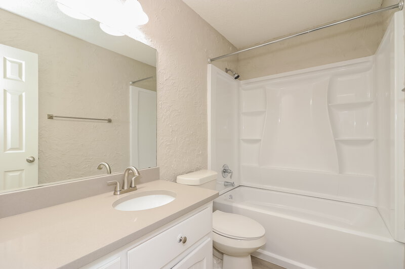 1,900/Mo, 6216 North Park Dr Watauga, TX 76148 Bathroom View