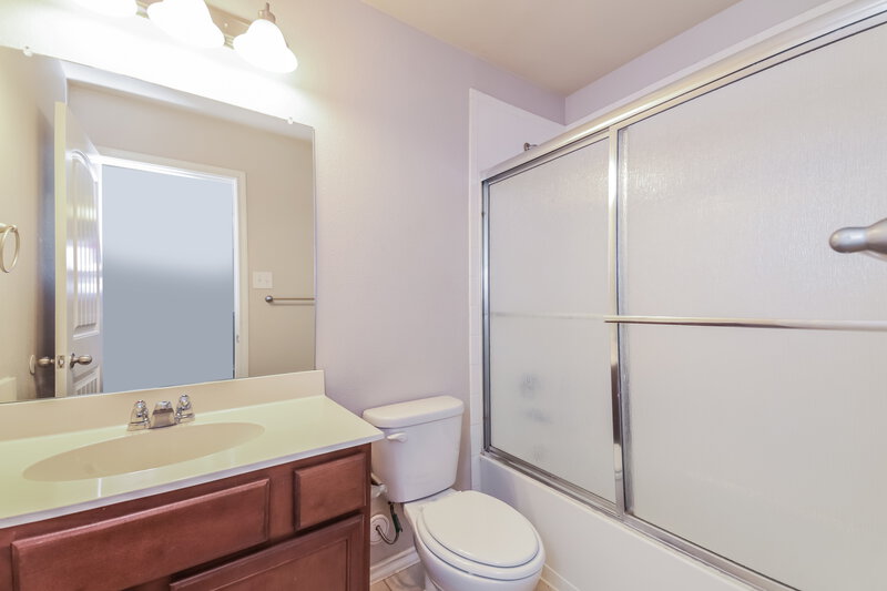 2,025/Mo, 1407 Chrome St Princeton, TX 75407 Bathroom View