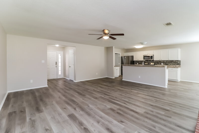2,300/Mo, 304 Garrett St Burleson, TX 76028 Living Room View 3