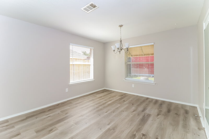 2,300/Mo, 304 Garrett St Burleson, TX 76028 Family Room View