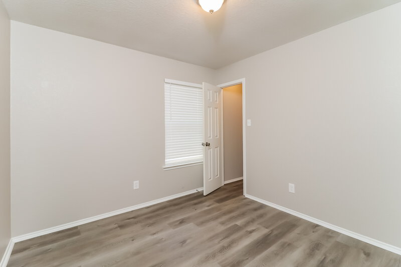 2,300/Mo, 304 Garrett St Burleson, TX 76028 Bedroom View 2