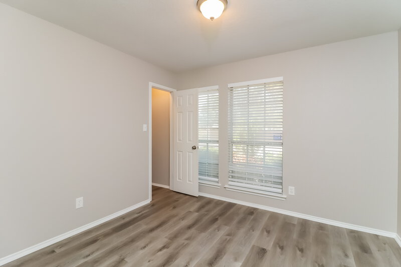 2,300/Mo, 304 Garrett St Burleson, TX 76028 Bedroom View 3