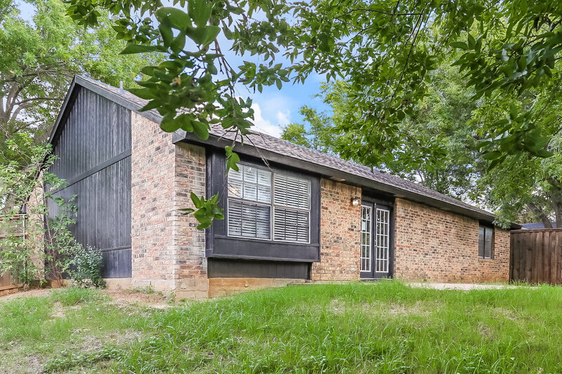 2,380/Mo, 4200 Cranbrook Dr Arlington, TX 76016 Rear View