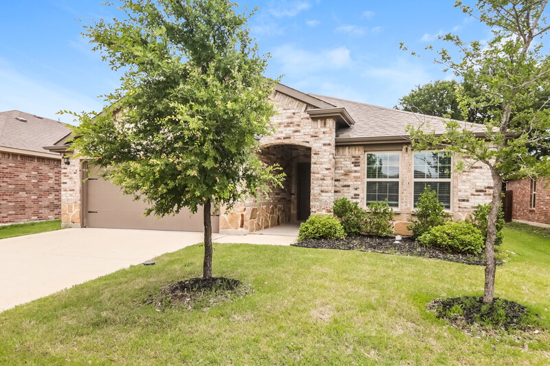 1,945/Mo, 710 Meadow Wood Ln Princeton, TX 75407 Front View
