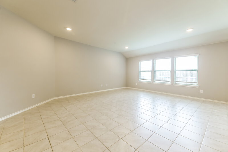 1,945/Mo, 710 Meadow Wood Ln Princeton, TX 75407 Living Room View