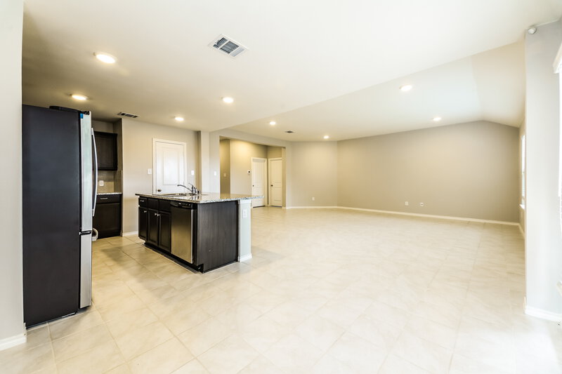 1,945/Mo, 710 Meadow Wood Ln Princeton, TX 75407 Dining Room View 2