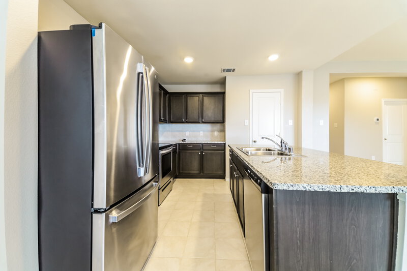 1,945/Mo, 710 Meadow Wood Ln Princeton, TX 75407 Kitchen View 2