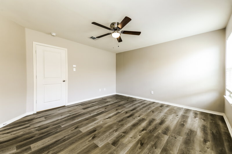 1,945/Mo, 710 Meadow Wood Ln Princeton, TX 75407 Main Bedroom View 2