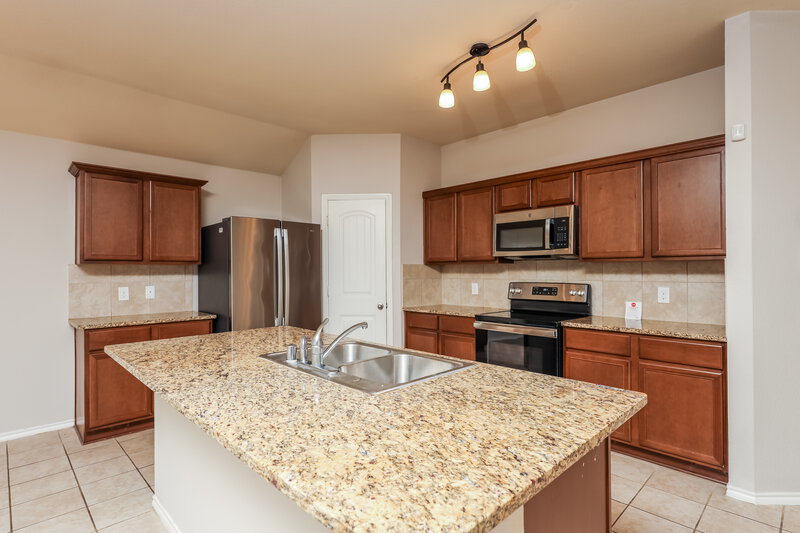 1,920/Mo, 1415 Jasper Xing Princeton, TX 75407 Kitchen View 3