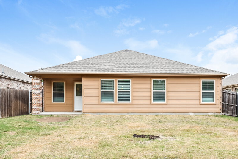 1,920/Mo, 1415 Jasper Xing Princeton, TX 75407 Rear View