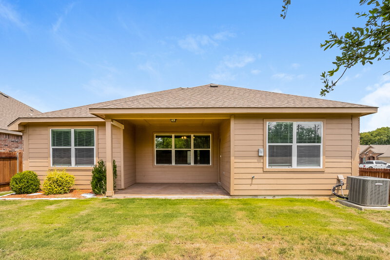 1,865/Mo, 2105 Sweet Gum Dr Anna, TX 75409 Rear View