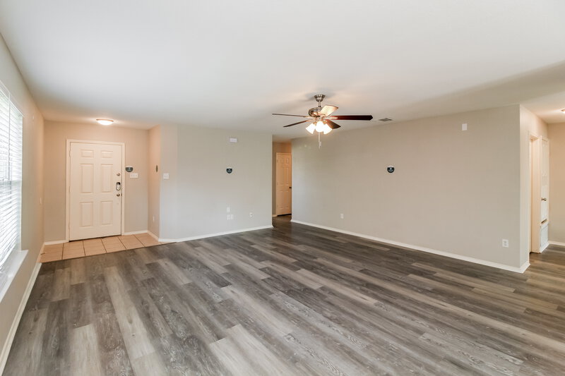 2,210/Mo, 4844 Trail Hollow Dr Fort Worth, TX 76244 Living Room View