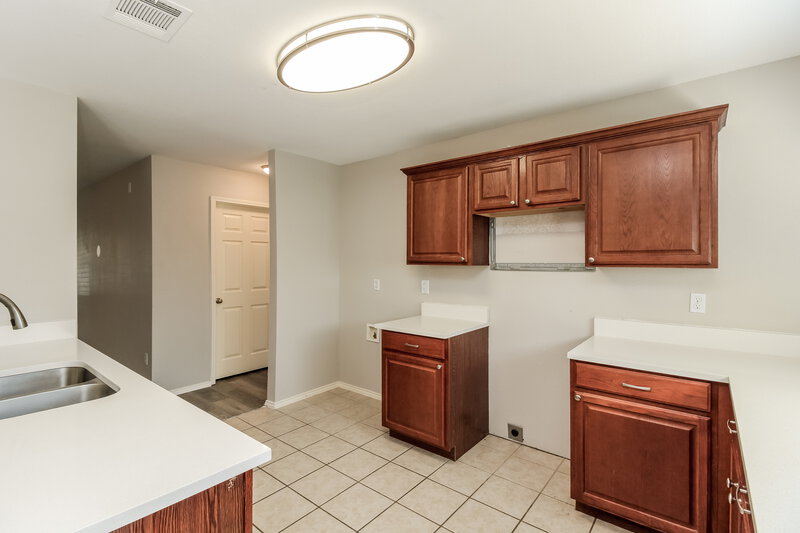 2,210/Mo, 4844 Trail Hollow Dr Fort Worth, TX 76244 Kitchen View