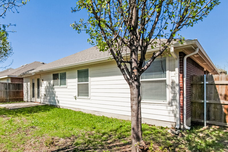 2,210/Mo, 4844 Trail Hollow Dr Fort Worth, TX 76244 Rear View 2