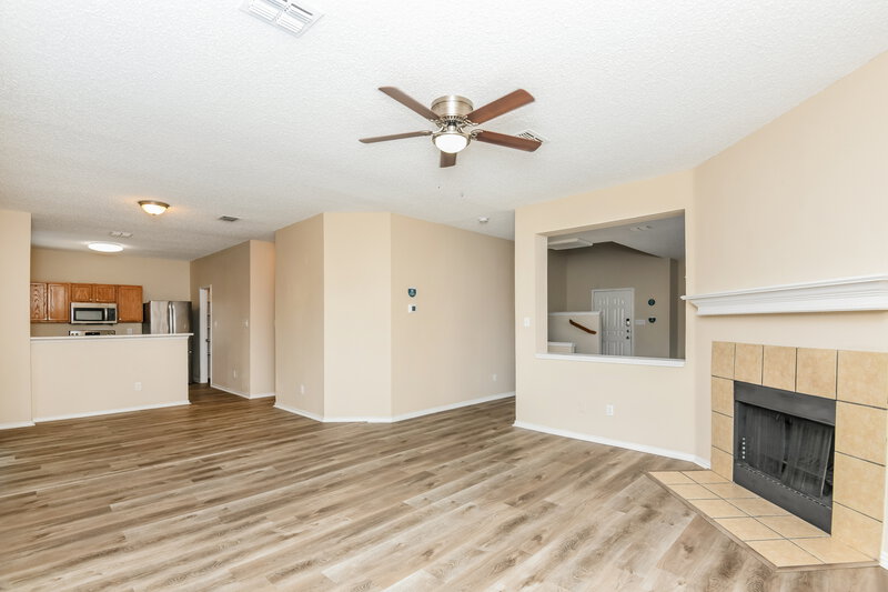 2,065/Mo, 3353 Chapel Wood Ct Fort Worth, TX 76116 Living Room View 2