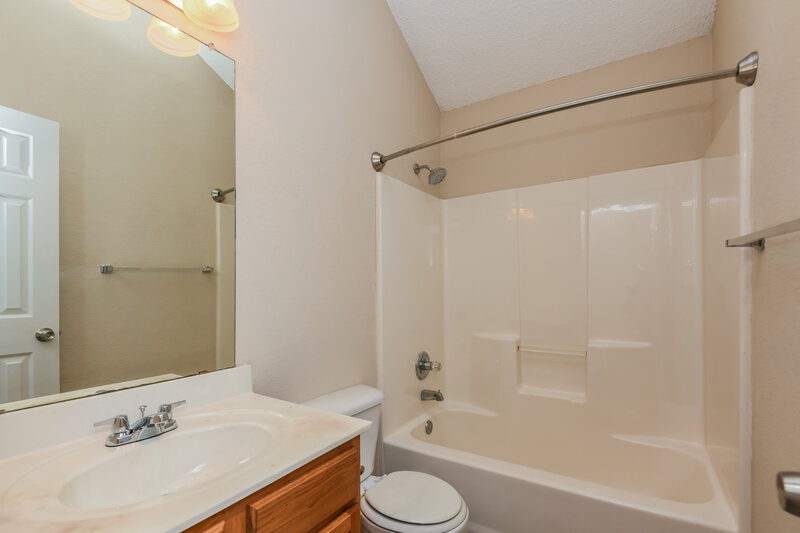 2,065/Mo, 3353 Chapel Wood Ct Fort Worth, TX 76116 Bathroom View