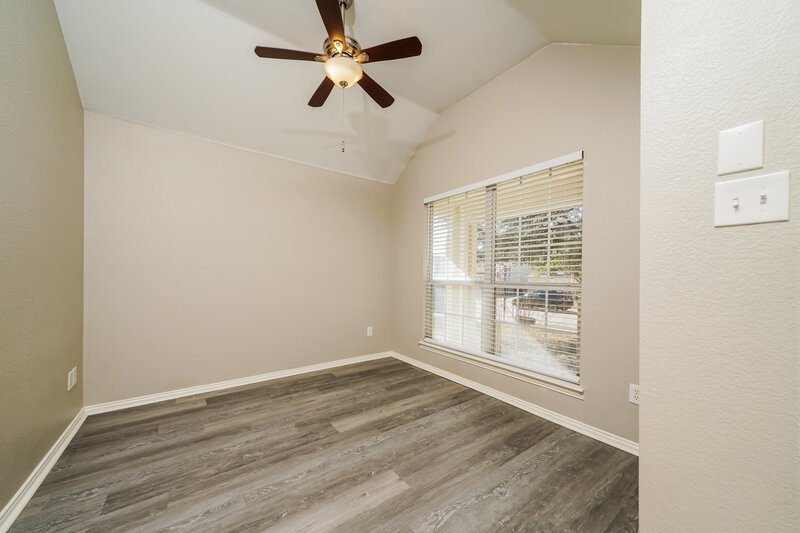 2,125/Mo, 409 Creekview Dr Anna, TX 75409 Living Room View