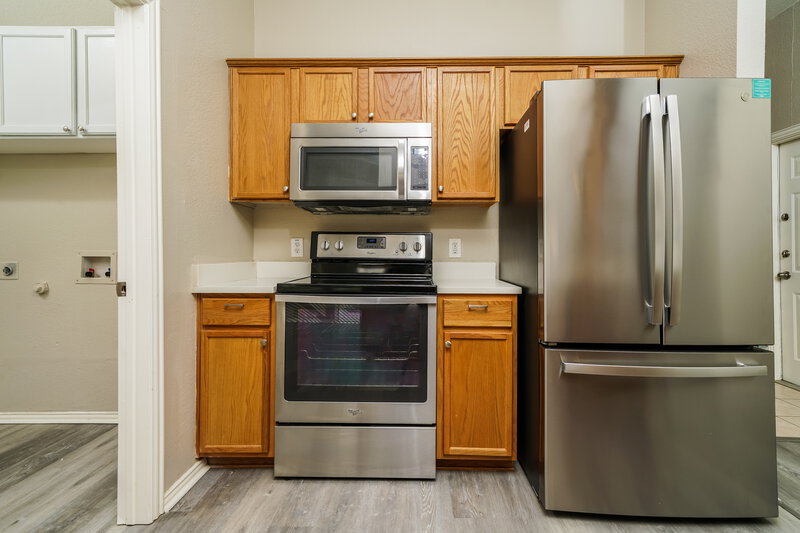 2,125/Mo, 409 Creekview Dr Anna, TX 75409 Kitchen View 2