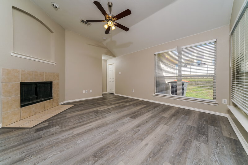 2,125/Mo, 409 Creekview Dr Anna, TX 75409 Family Room View