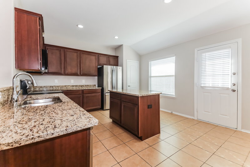 1,875/Mo, 120 Meadow Crest Dr Princeton, TX 75407 Kitchen View