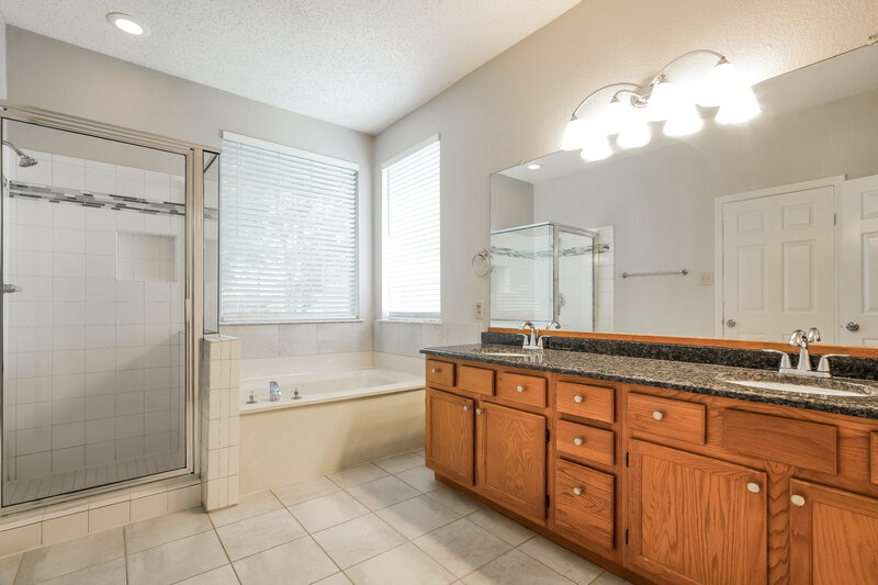 2,295/Mo, 7501 Point Reyes Dr Fort Worth, TX 76137 Main Bathroom View