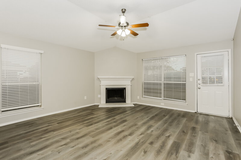 1,915/Mo, 2412 Ensenada Ln Fort Worth, TX 76108 Living Room View