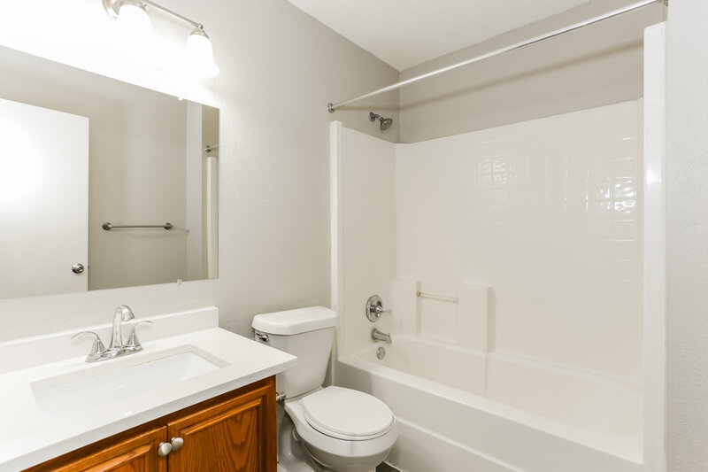 1,915/Mo, 2412 Ensenada Ln Fort Worth, TX 76108 Bathroom View