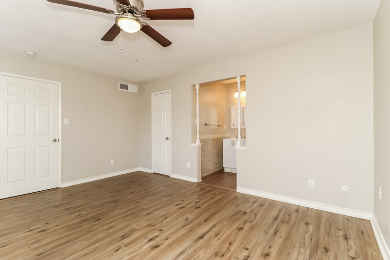 2,090/Mo, 7900 Bermejo Rd Fort Worth, TX 76112 Main Bedroom View 2