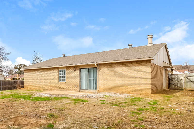 2,090/Mo, 7900 Bermejo Rd Fort Worth, TX 76112 Rear View