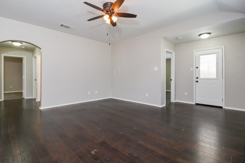 2,305/Mo, 3313 Belford St Anna, TX 75409 Living Room View 2
