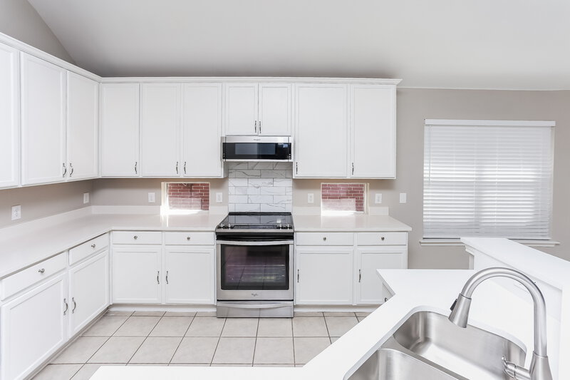 2,395/Mo, 10201 Jessica St Fort Worth, TX 76244 Kitchen View 2