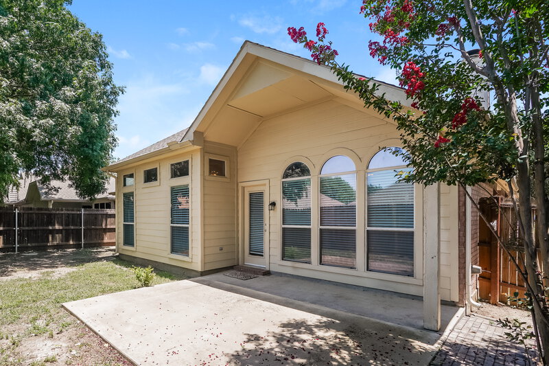 2,330/Mo, 10201 Jessica St Fort Worth, TX 76244 Rear View