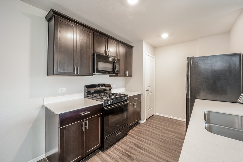 2,090/Mo, 1617 Westfall Dr Anna, TX 75409 Kitchen View 2