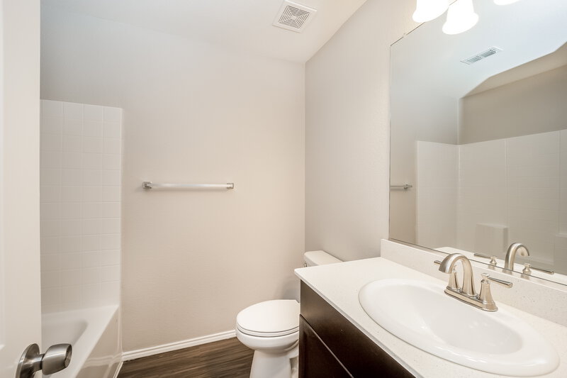 2,090/Mo, 1617 Westfall Dr Anna, TX 75409 Bathroom View