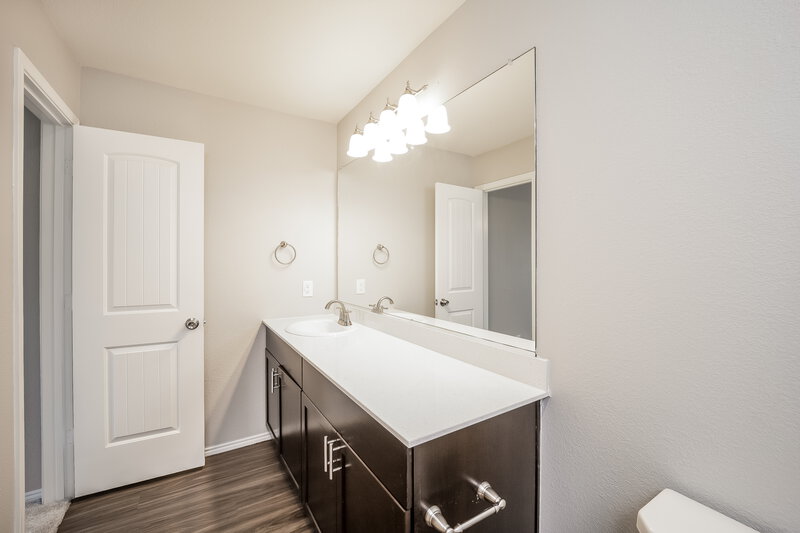 2,090/Mo, 1617 Westfall Dr Anna, TX 75409 Bathroom View 2