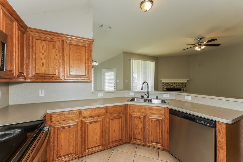 2,220/Mo, 10849 Braemoor Dr Haslet, TX 76052 Kitchen View 2