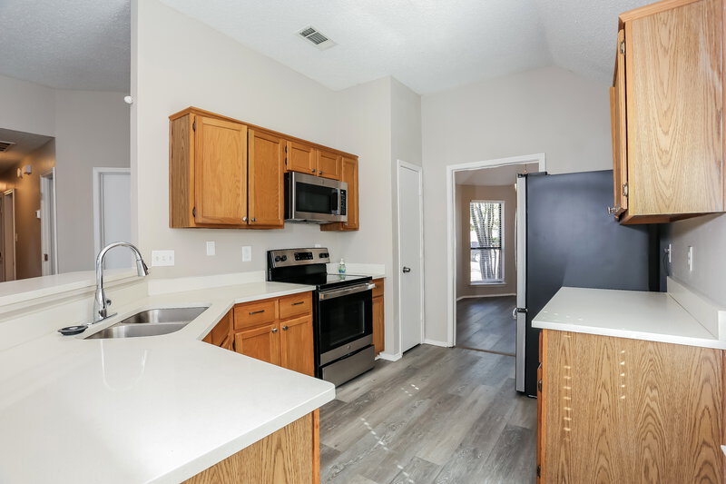 2,290/Mo, 6947 Cedar Knoll Dr Dallas, TX 75236 Kitchen View 2