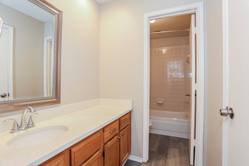 2,290/Mo, 6947 Cedar Knoll Dr Dallas, TX 75236 Bathroom View