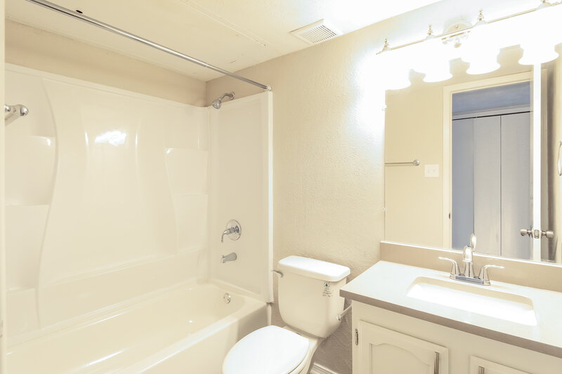 2,490/Mo, 9409 Shearer St Rowlett, TX 75088 Bathroom View