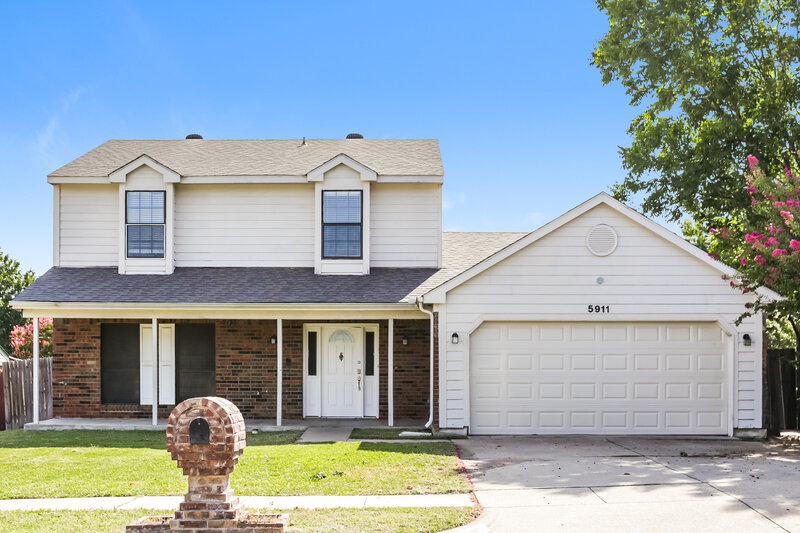 2,235/Mo, 5911 Rocky Point Dr Arlington, TX 76018 External View