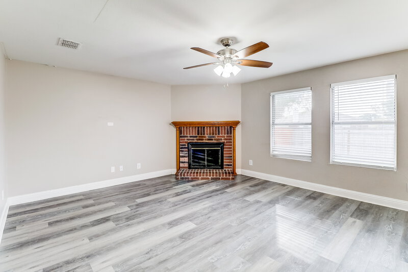 1,940/Mo, 1477 Hickory Creek Ln Rockwall, TX 75032 Living Room View 2