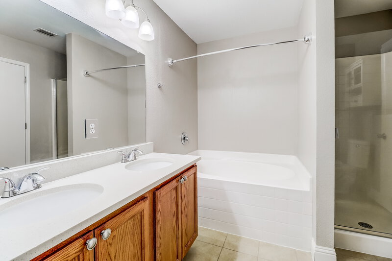 1,940/Mo, 1477 Hickory Creek Ln Rockwall, TX 75032 Main Bathroom View