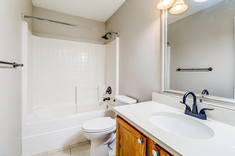 1,940/Mo, 1477 Hickory Creek Ln Rockwall, TX 75032 Bathroom View