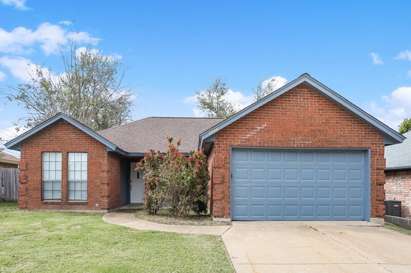 2,080/Mo, 6604 Glen Falls Dr Arlington, TX 76001 External View