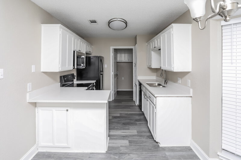 2,080/Mo, 6604 Glen Falls Dr Arlington, TX 76001 Kitchen View