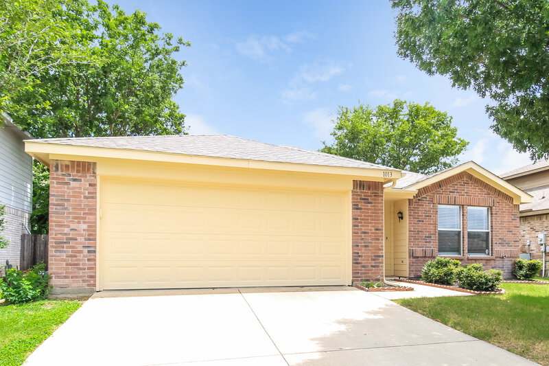 2,320/Mo, 1013 Dusty Palomino Dr Fort Worth, TX 76179 Front View
