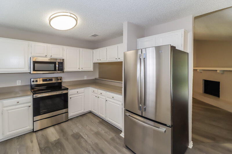 2,325/Mo, 206 Lemon Dr Arlington, TX 76018 Kitchen View 2