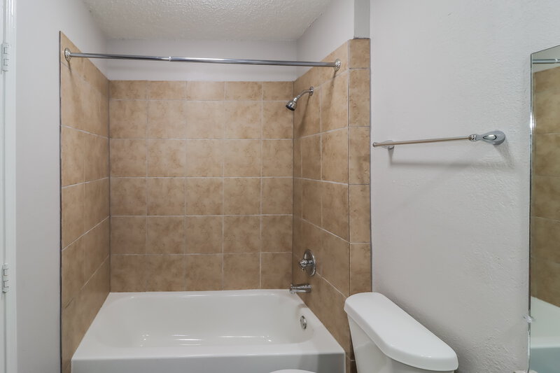 2,325/Mo, 206 Lemon Dr Arlington, TX 76018 Bathroom View
