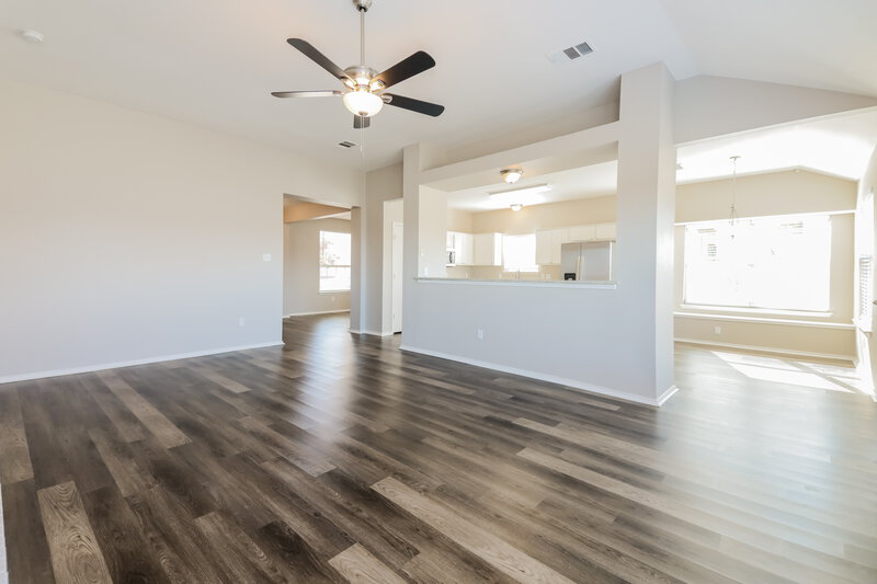 2,030/Mo, 417 Fireside Pl Royse City, TX 75189 Living Room View 2