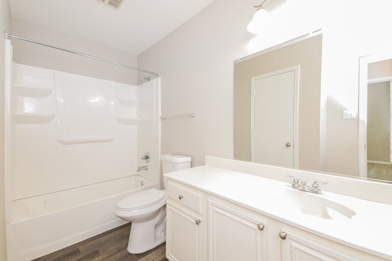 2,030/Mo, 417 Fireside Pl Royse City, TX 75189 Bathroom View
